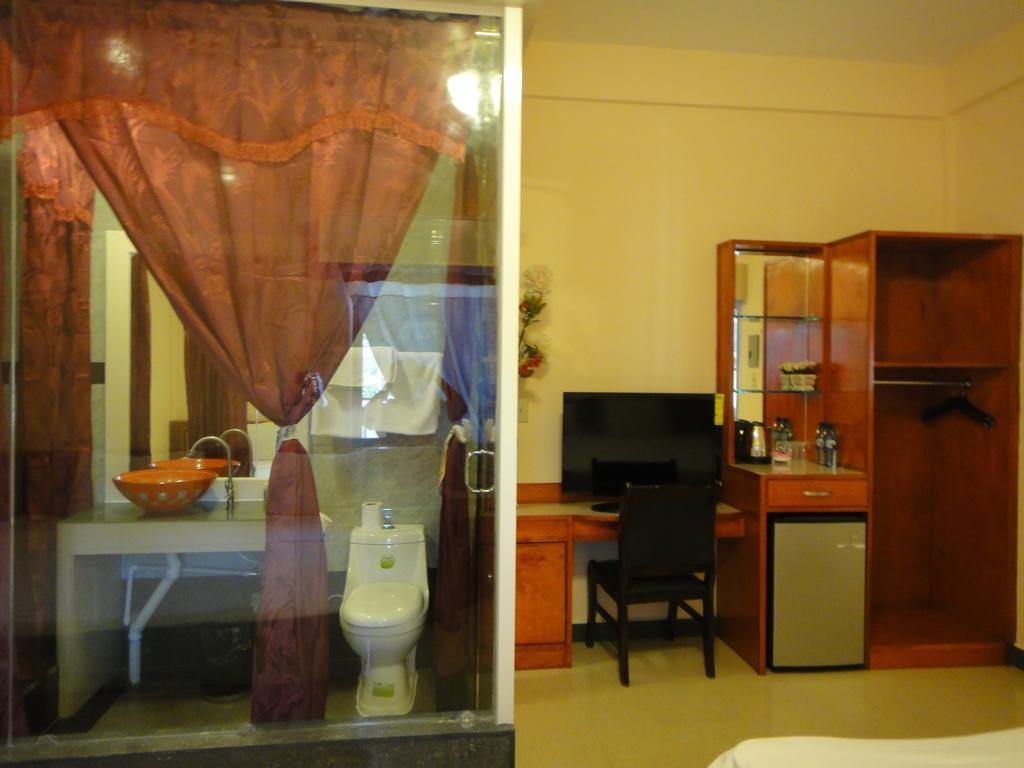 China Town Hotel Кей-Колкер Экстерьер фото